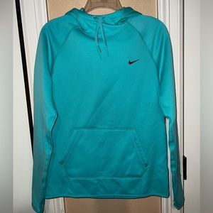 Nike therma hoodie